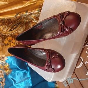 Immaculate Condition Marc Joseph Pearl Street Flat Merlot. Size 8